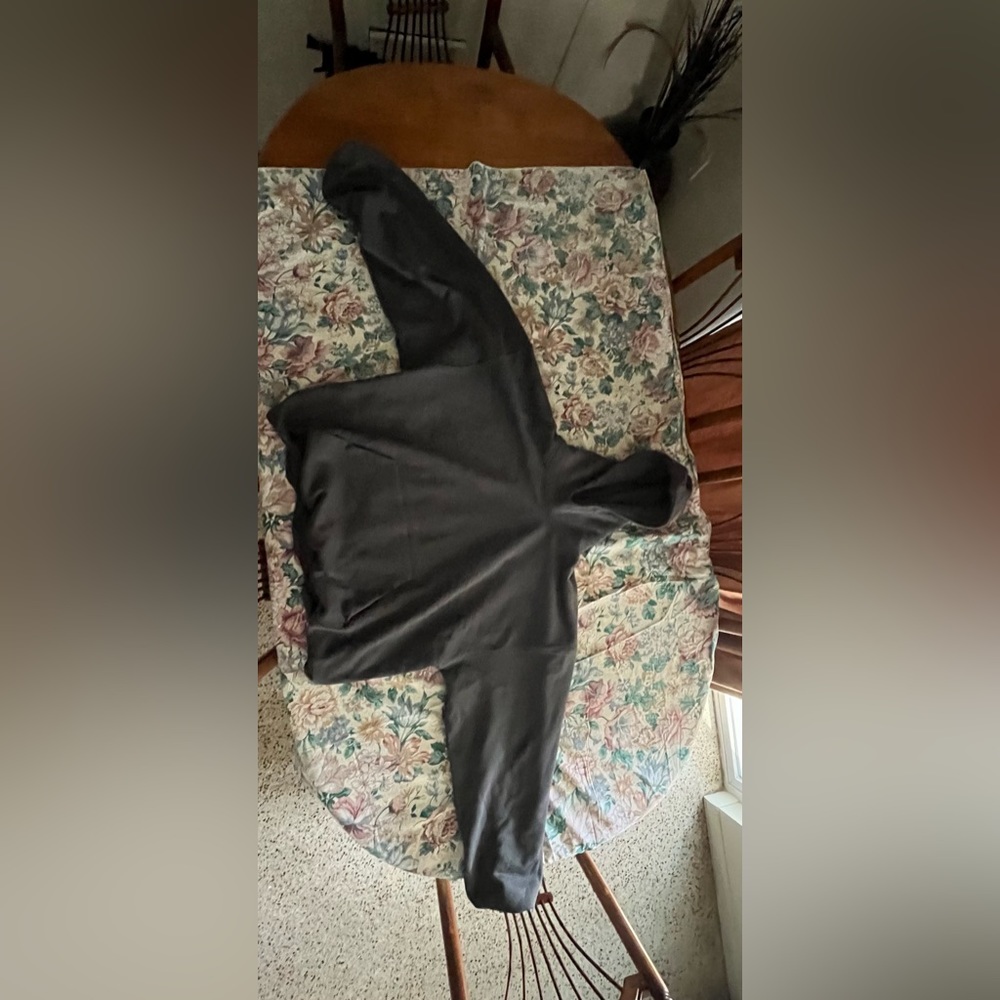 idlt hoodie